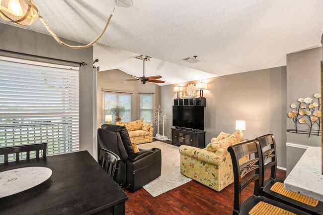 Building Photo - 5727 Biscayne Ct