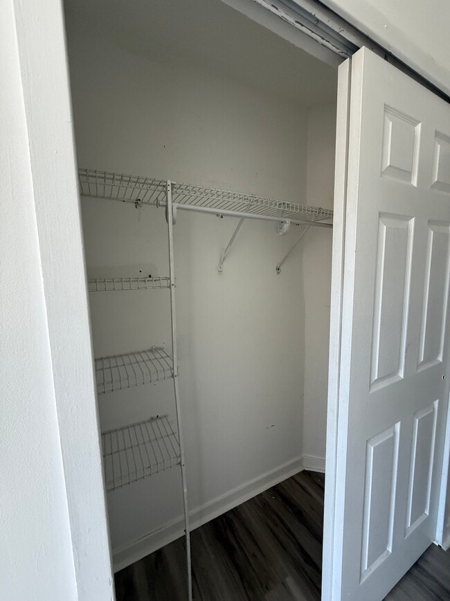 Building Photo - 208 Heather Croft