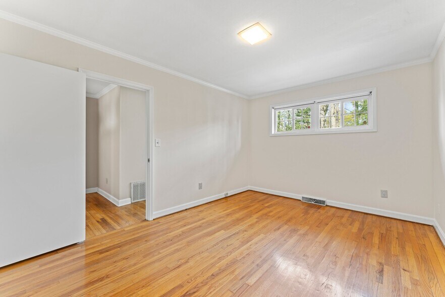 Building Photo - 30 Knoxbury Terrace