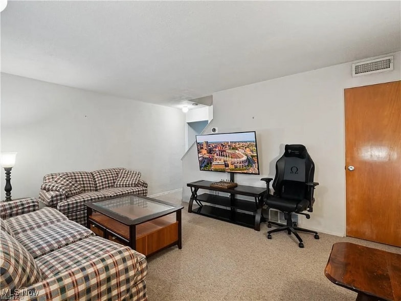 Building Photo - 194 Dalepark Dr