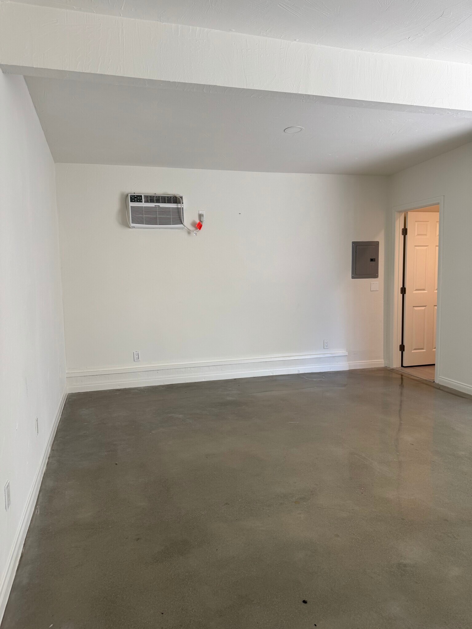 Building Photo - 411 E Randolph St