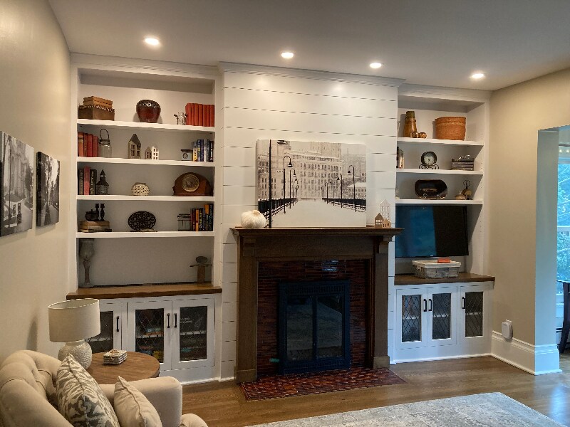 Building Photo - 593 Laurel Ave