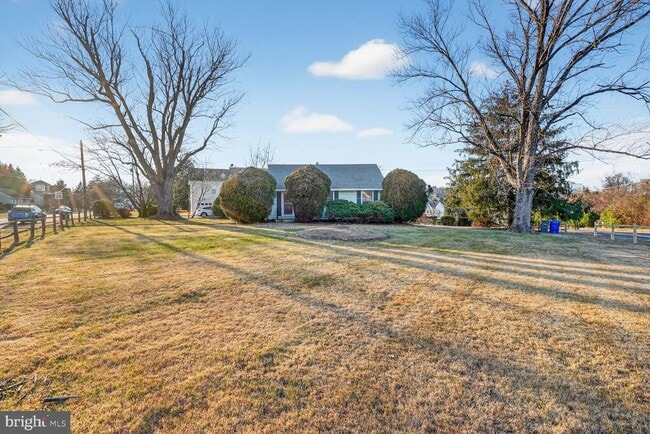 Building Photo - 7600 Lisle Ave