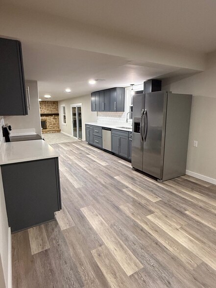 Building Photo - 6580 Fairway Dr W