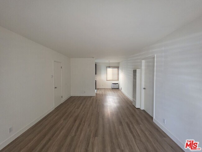 Building Photo - 1224 N Fairfax Ave