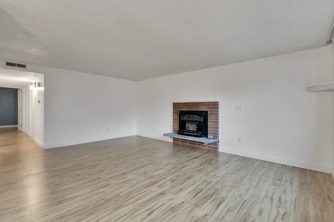 Building Photo - Arbor Lake Duplex unit for lease in private setting