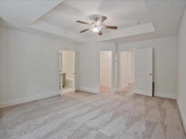 Building Photo - 1809 Edgehill Dr