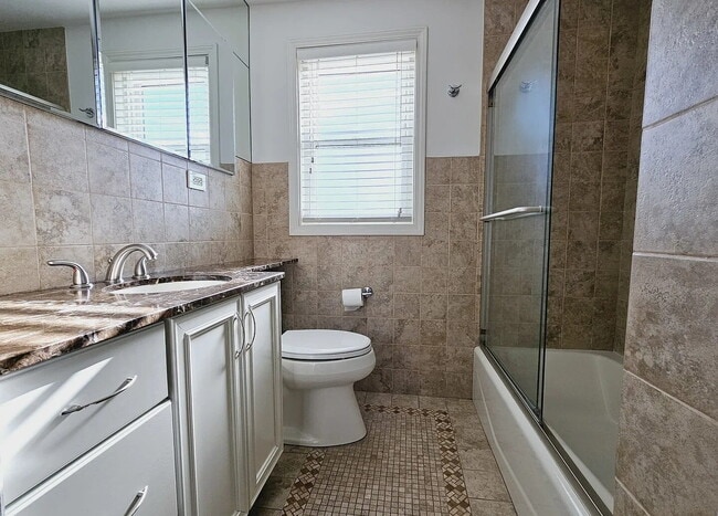 Building Photo - Upscale Living at Its Finest
