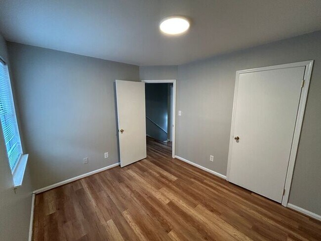 Building Photo - 1100 Cotton Ave SW