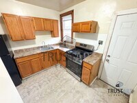 Building Photo - 5719 N Howard St