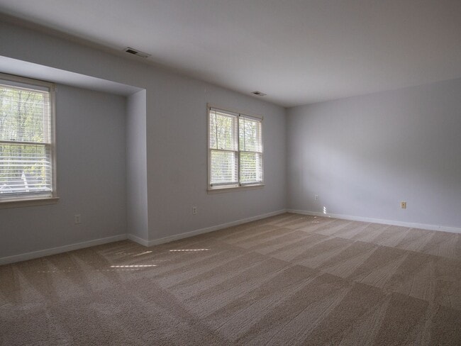 Building Photo - Bright 4-Bedroom Home in Midlothian!