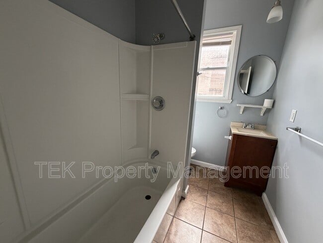 Building Photo - 751-757 West Main Street