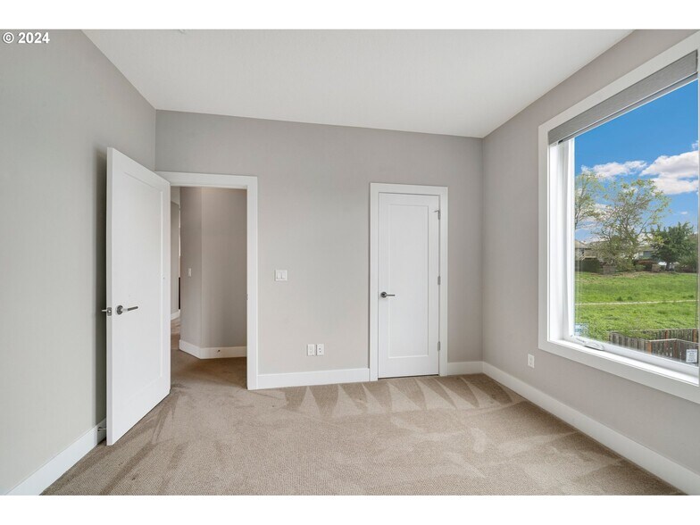 Building Photo - 14615 NW Fricke Ln