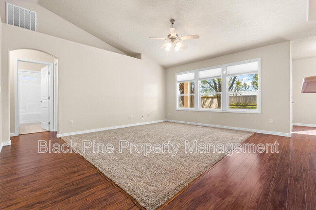 Building Photo - 4017 E Winterberry Dr
