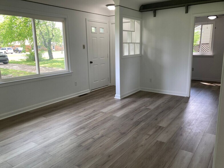 Building Photo - 7101 Reber Dr