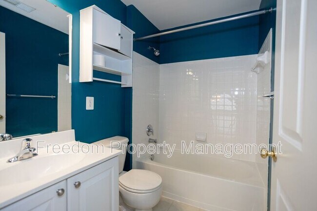 Building Photo - 6004 Abernethy Ln