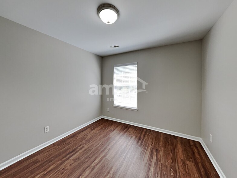 Building Photo - 9130 Hillston Ridge Rd