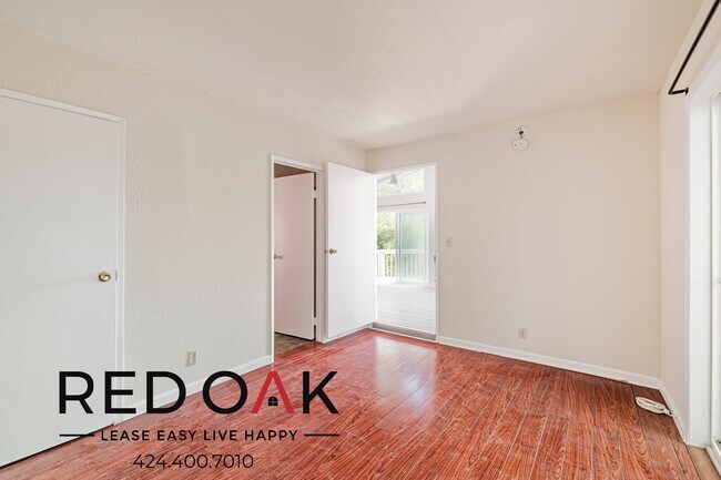 Building Photo - 474 1/2 Crane Blvd-474 1/2