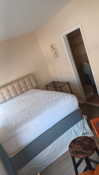 Building Photo - 1336 N 54th St