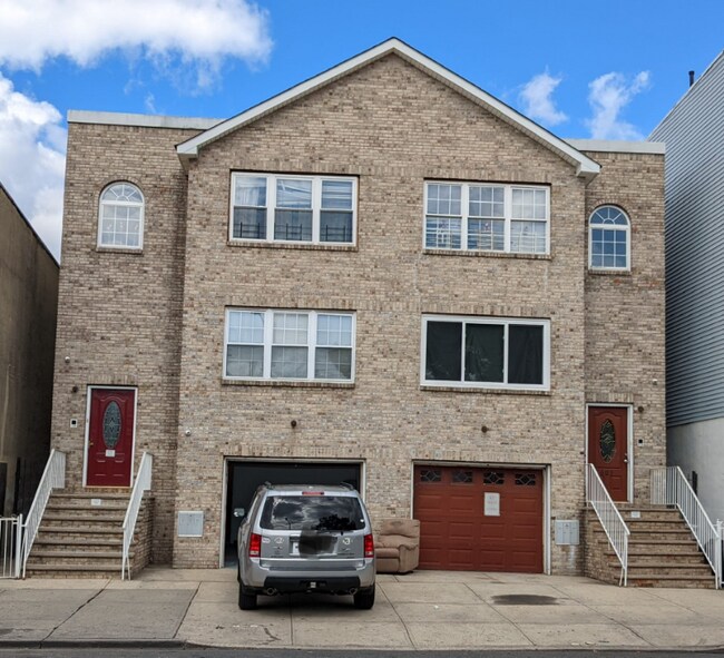 Building Photo - 603 Ocean Ave