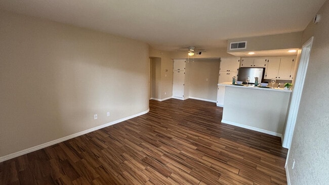 Building Photo - 3601 W Tierra Buena Ln