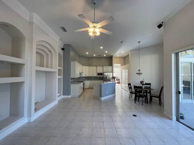 Building Photo - 10008 Canopy Tree Ct