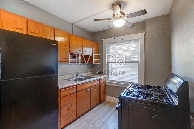Building Photo - 3636 Besuden Ct