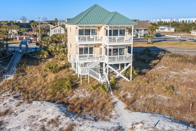 Building Photo - Newly Renovated Beach Front Four Bedroom Home