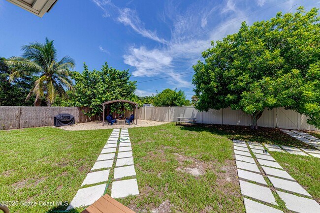 Building Photo - 130 Melaleuca Dr