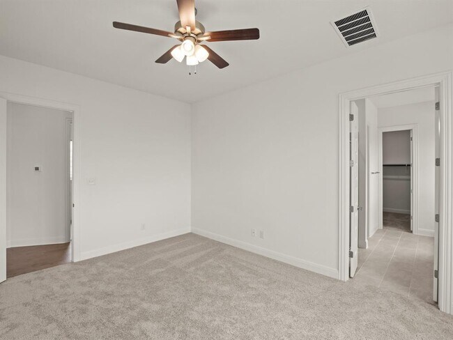 Building Photo - 100 Royal Fern Rd