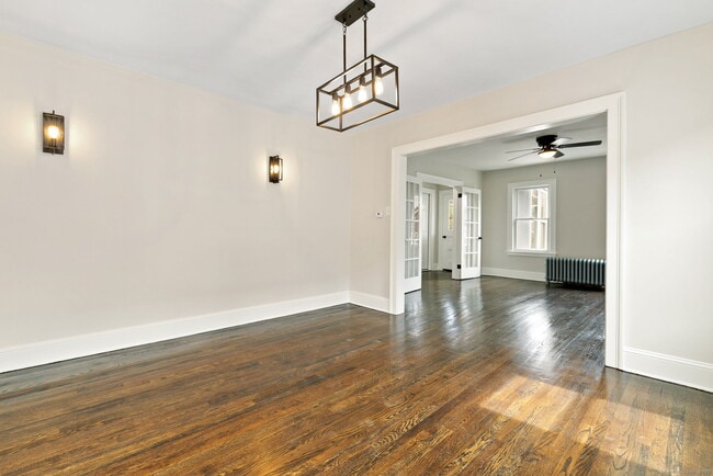 Building Photo - 279 Linwood St