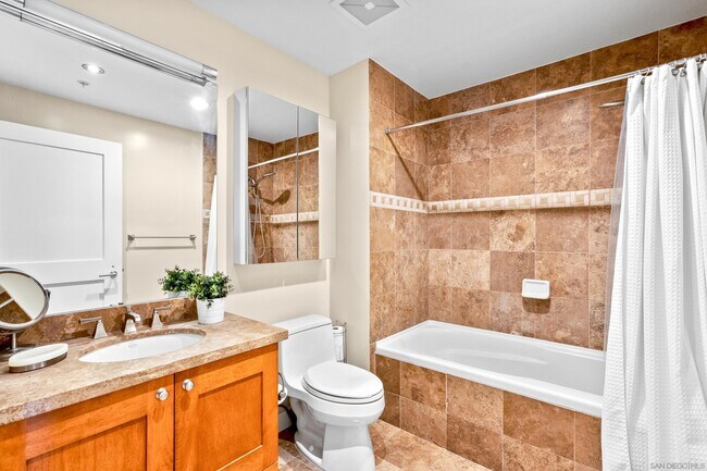 Building Photo - 700 W E St