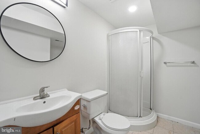 Building Photo - 4739 Bates Dr
