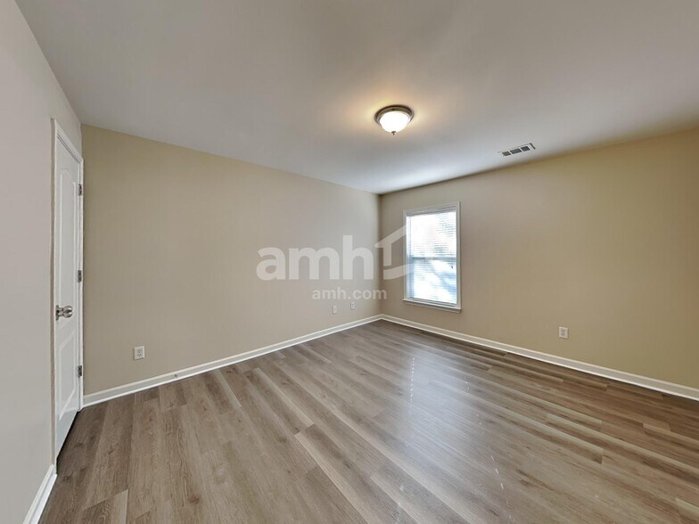 Building Photo - 1205 Ethans Way