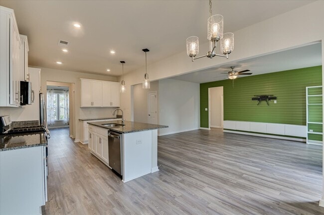 Building Photo - 6370 Whirlaway Rd