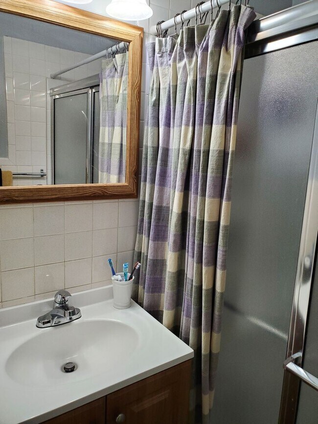 Building Photo - Immaculate 3BR home near parks and trails, eateries and quick highway access