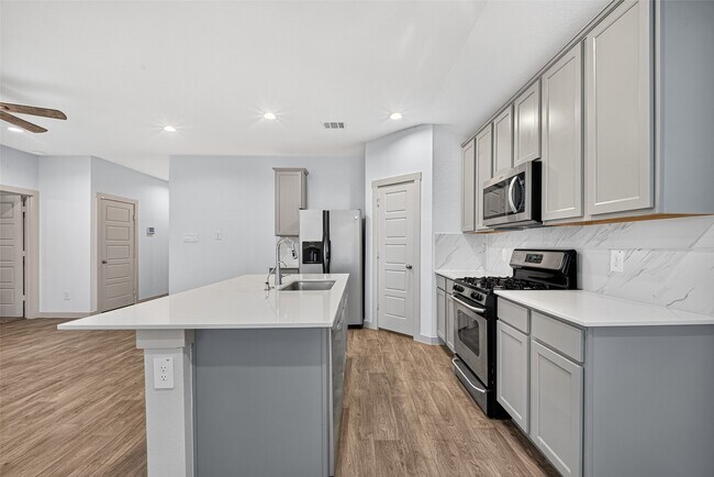 Building Photo - 711 Boer Plns Dr