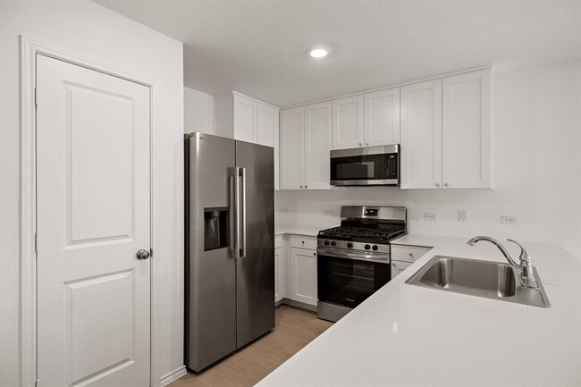 Building Photo - 213 Navidad River Dr