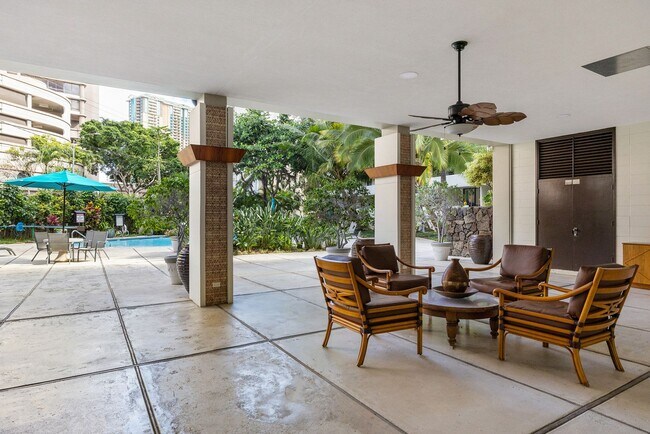 Building Photo - Remodeled 1 bed/ 1 bath- **ALL Utilities I...