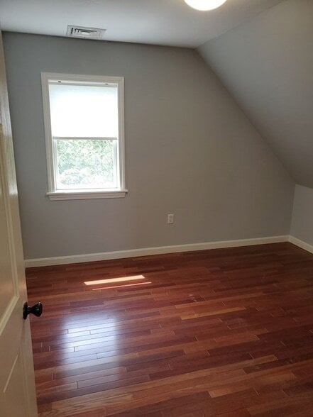 Building Photo - 112 Front St