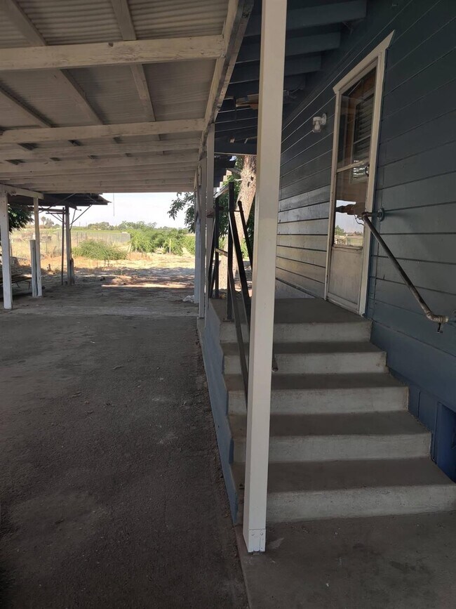 Building Photo - 13608 S Academy Ave