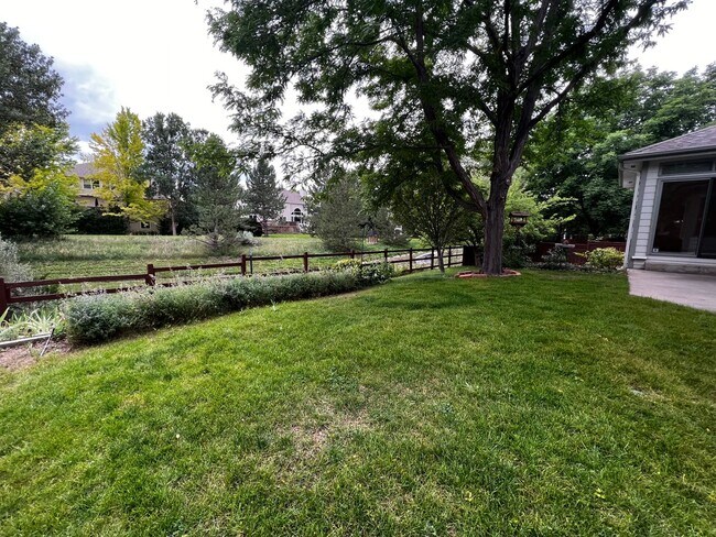 Building Photo - Charming 3 bed, 3 bath Ranch Home in South Fort Collins