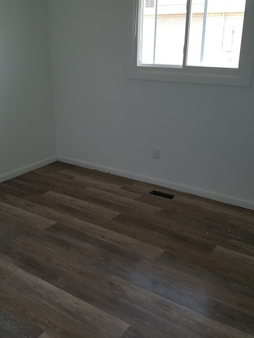 Building Photo - 4267 Drowfield Dr