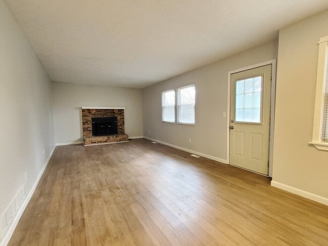 Building Photo - Renovated 4 bed in Westerville!
