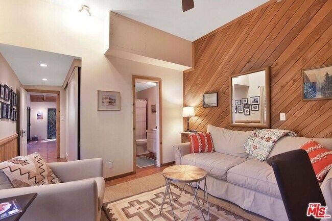 Building Photo - 1441 Bonnell Dr