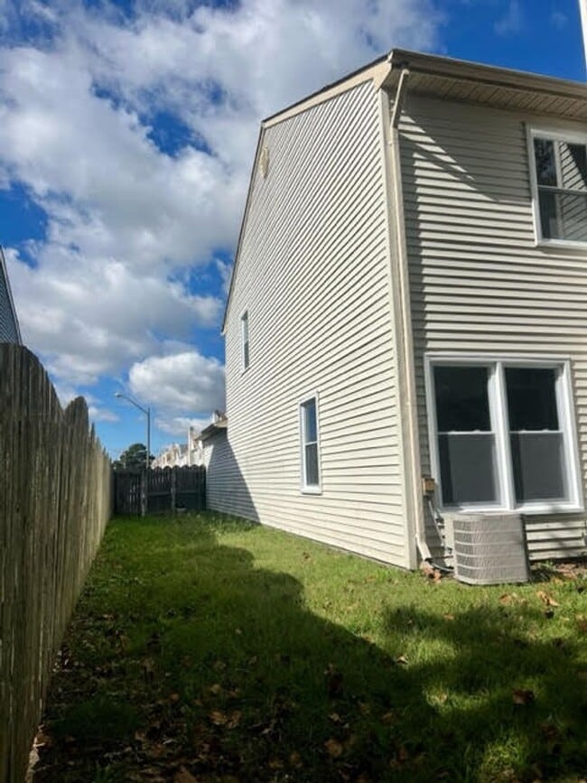 Building Photo - FOR RENT ROSEMONT AREA / VIRGINIA BEACH