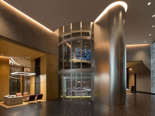 Building Photo - 18555 Collins Ave