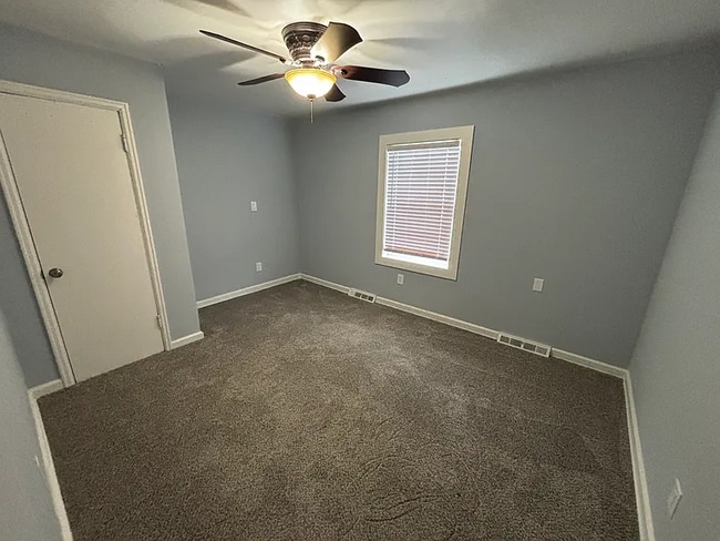 Building Photo - 2002 E 17th St N