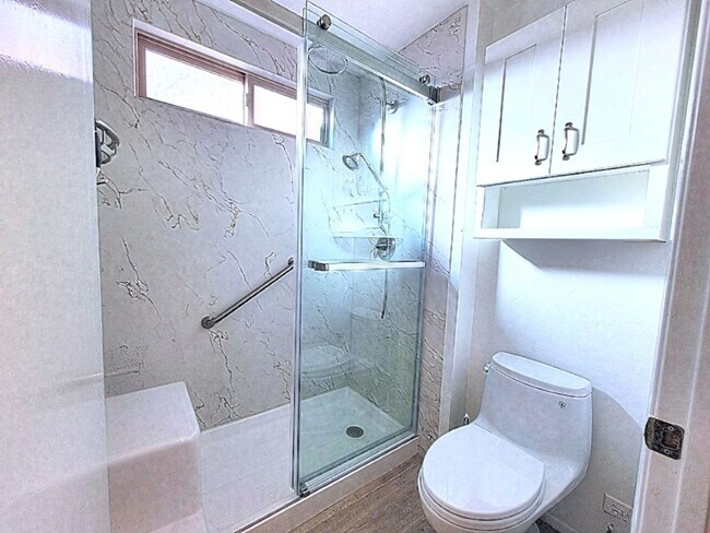 Building Photo - 28506 Barbosa