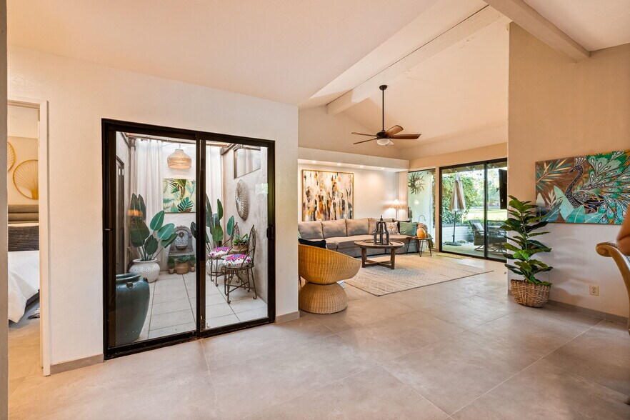 ENTRANCE OVERVIEW - 334 S Sierra Madre